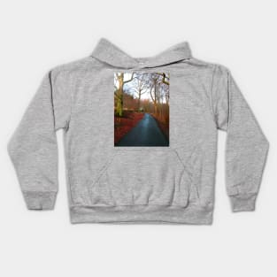 A winter walk in the park Kids Hoodie